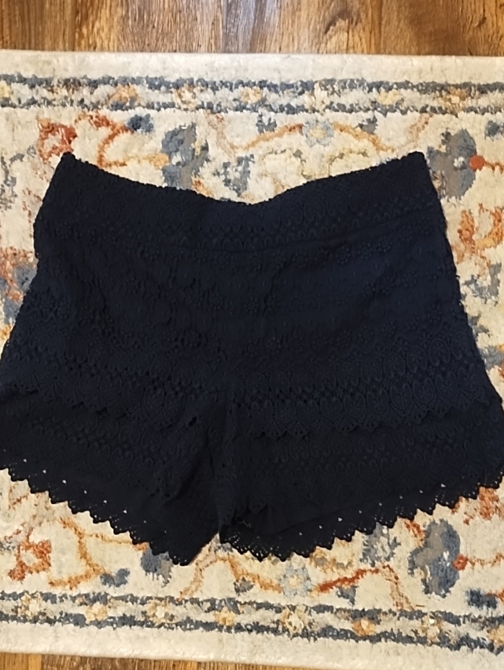 Loft Women's Black Lace Overlay Shorts EUC Size 10.